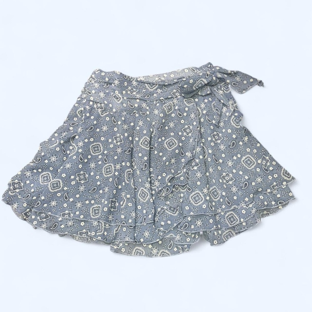 NWT Aerie Blue and White Patterned  Skirt